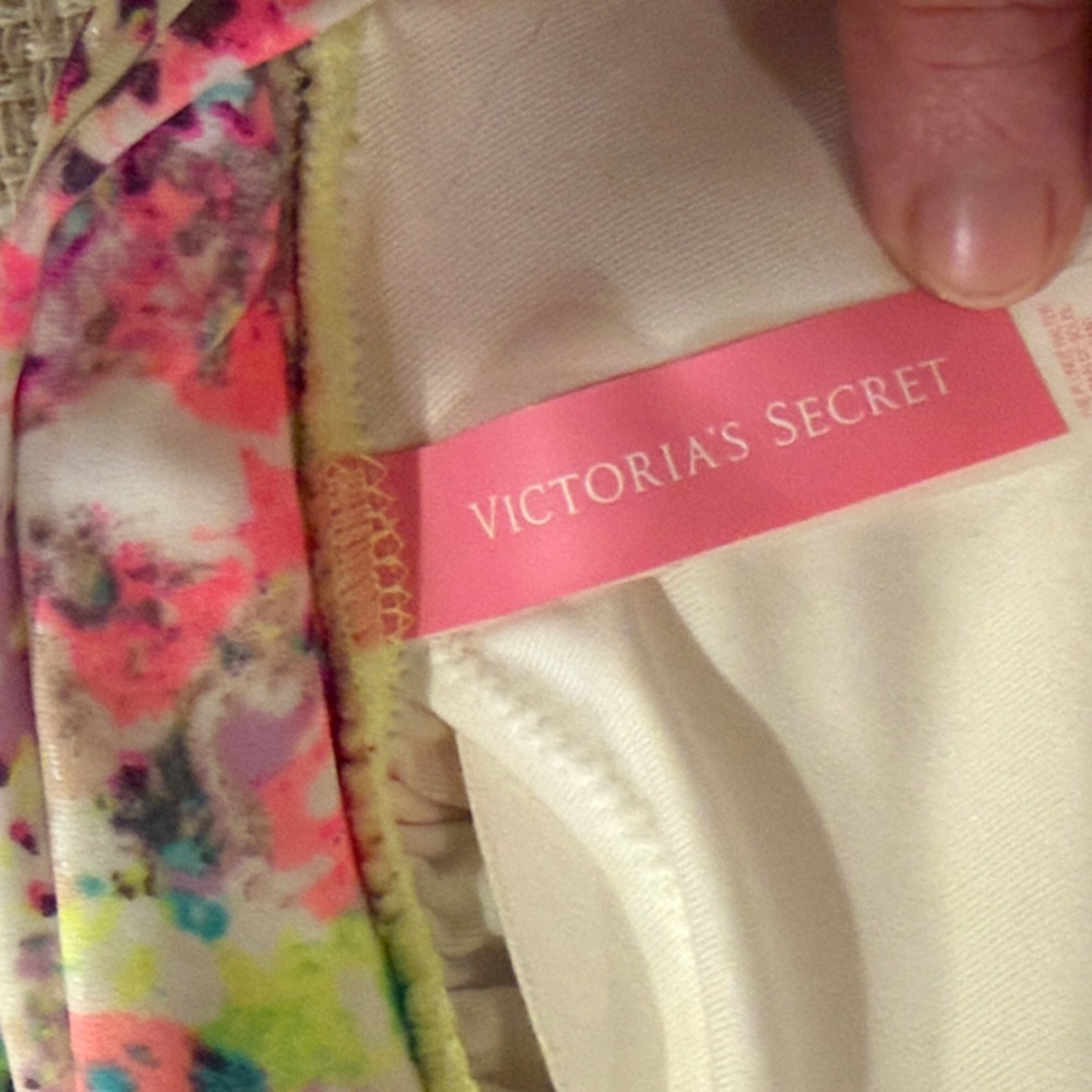 Victoria's Secret Pink Multicolor Floral Bikini Set - Picture 4 of 5